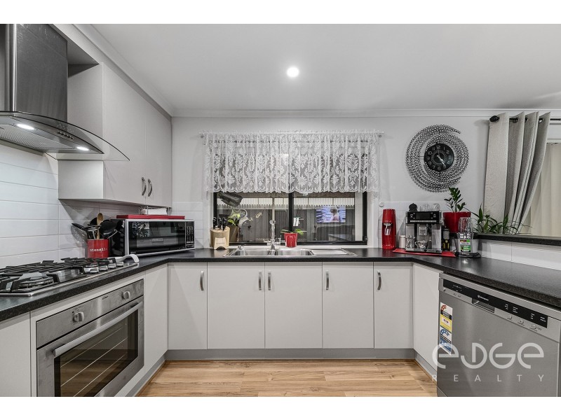 11 Alexandrina Crescent, Andrews Farm SA 5114