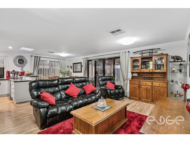 11 Alexandrina Crescent, Andrews Farm SA 5114