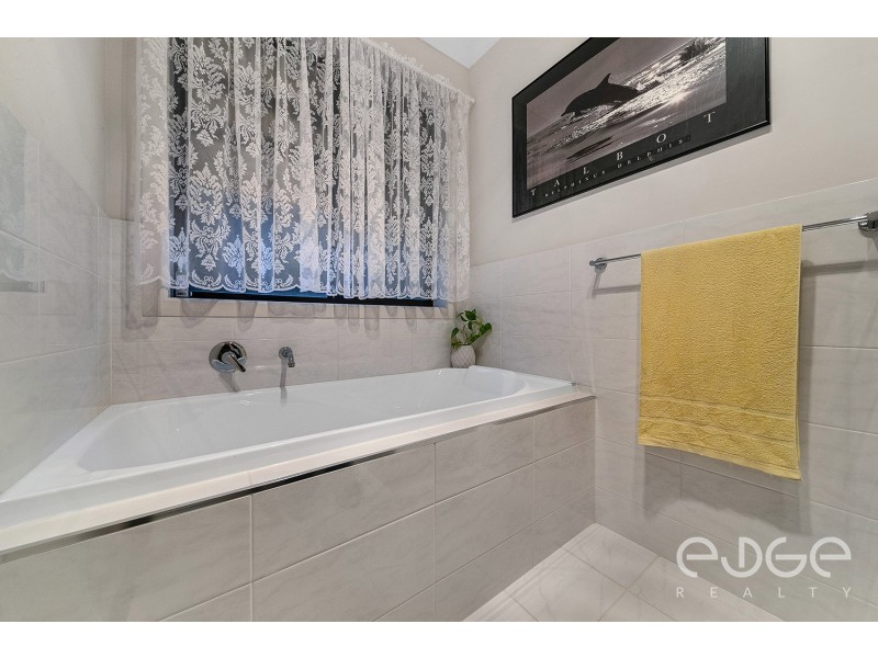 11 Alexandrina Crescent, Andrews Farm SA 5114