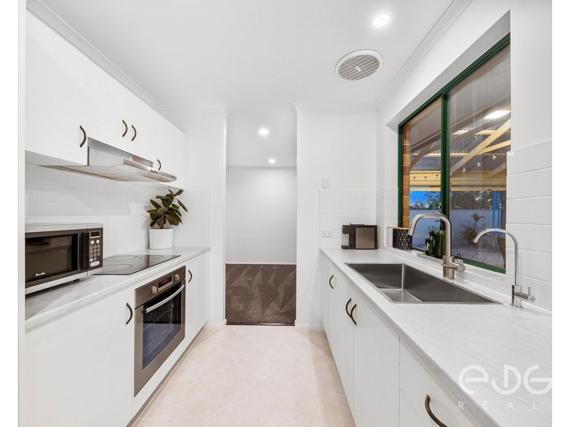 14 Castle Court, Blakeview SA 5114