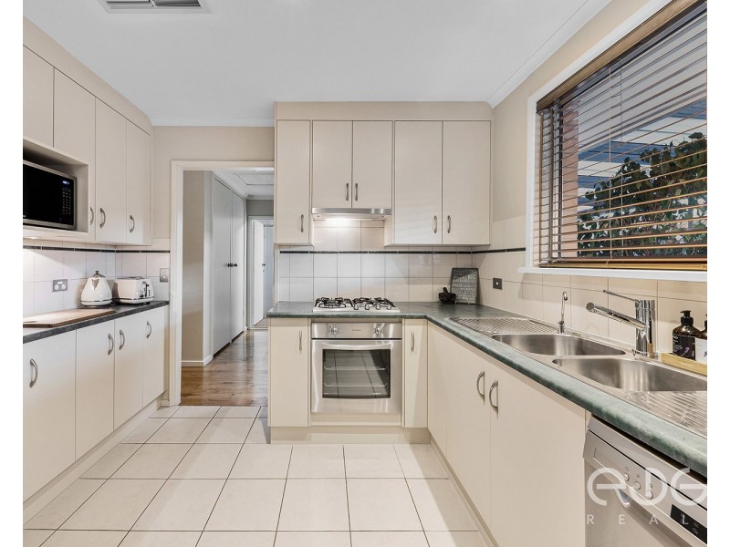 25 Inglebrae Crescent, Salisbury Park SA 5109