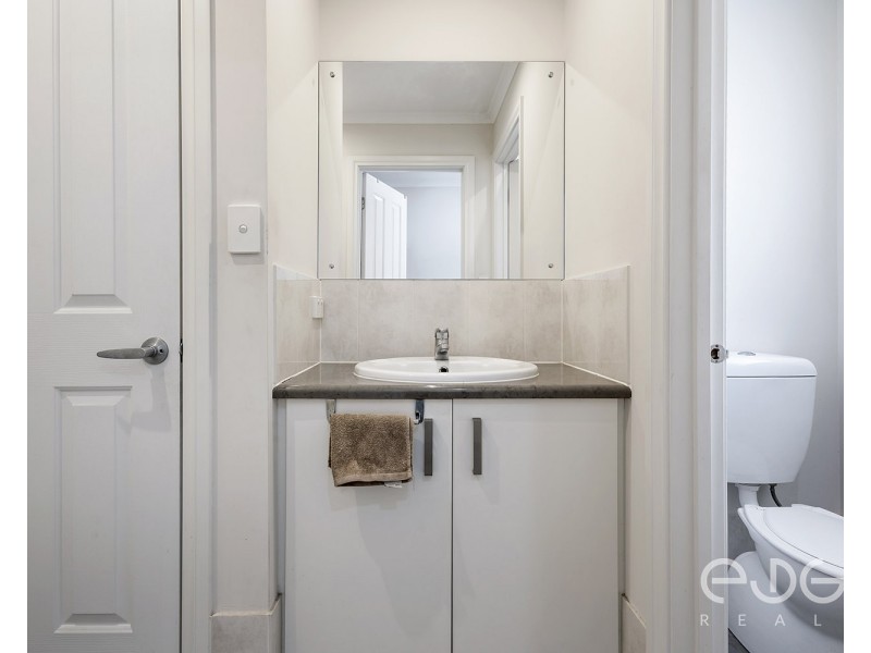 2 Hibiscus Street, Elizabeth Vale SA 5112