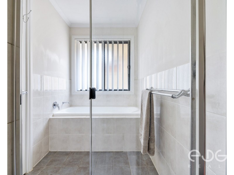 2 Hibiscus Street, Elizabeth Vale SA 5112