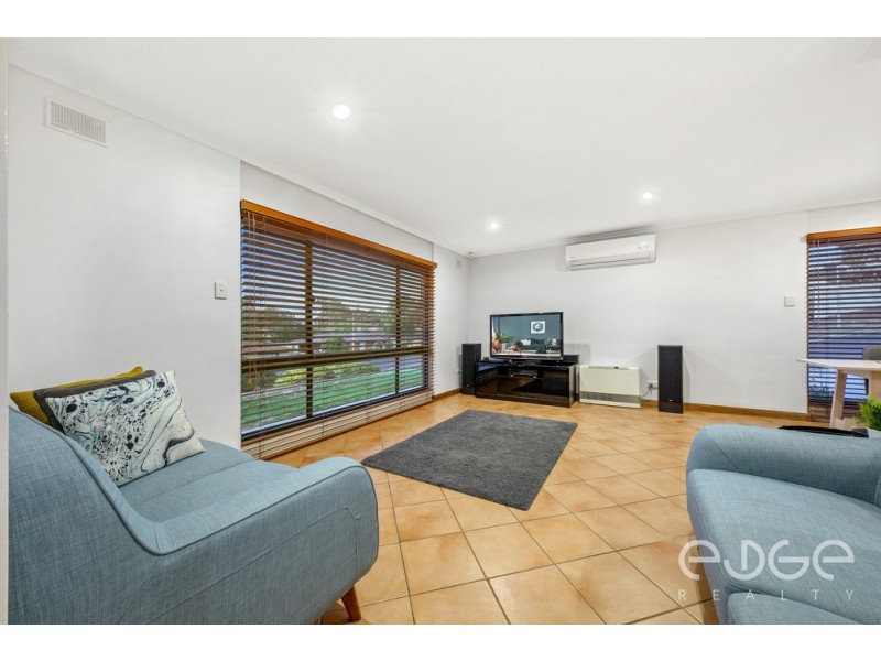 1 McKenzie Crescent, Gulfview Heights SA 5096