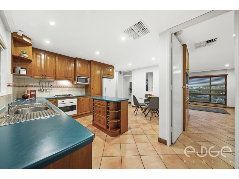 1 McKenzie Crescent, Gulfview Heights SA 5096