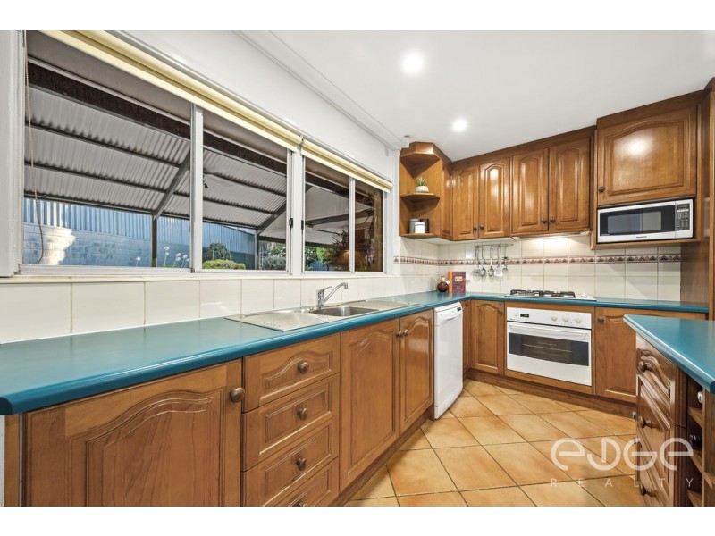 1 McKenzie Crescent, Gulfview Heights SA 5096