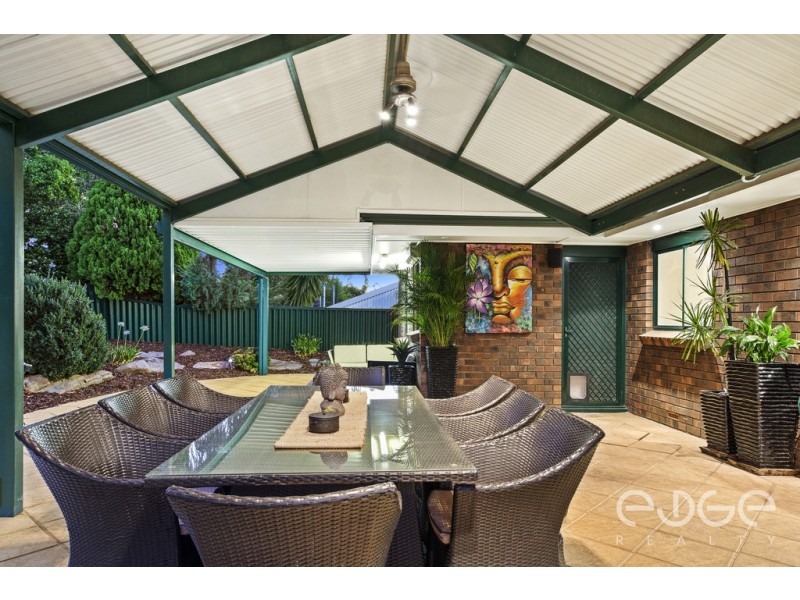 1 McKenzie Crescent, Gulfview Heights SA 5096