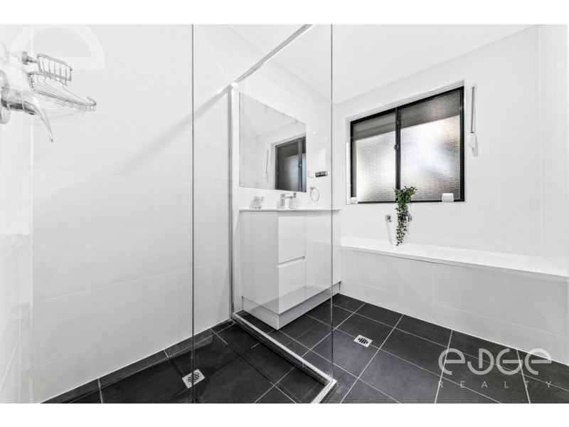 2 Merlot Court, Burton SA 5110