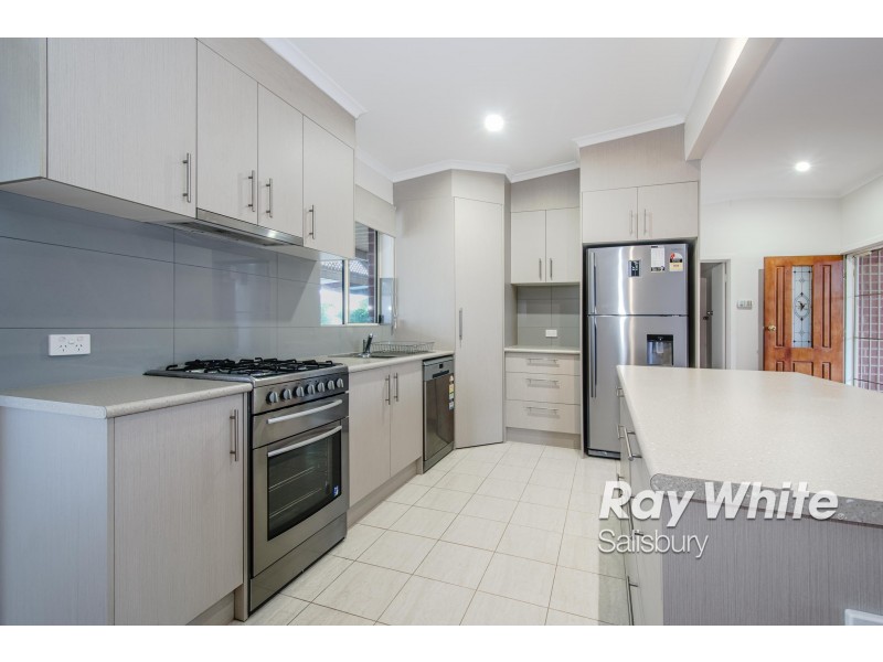 27 Hinsley Road, Smithfield Plains SA 5114