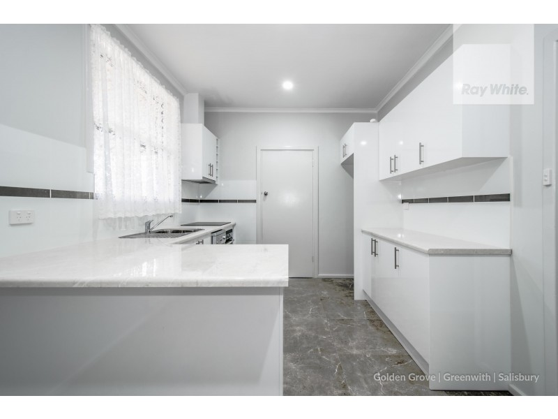 17 Peacock Road, Elizabeth Downs SA 5113