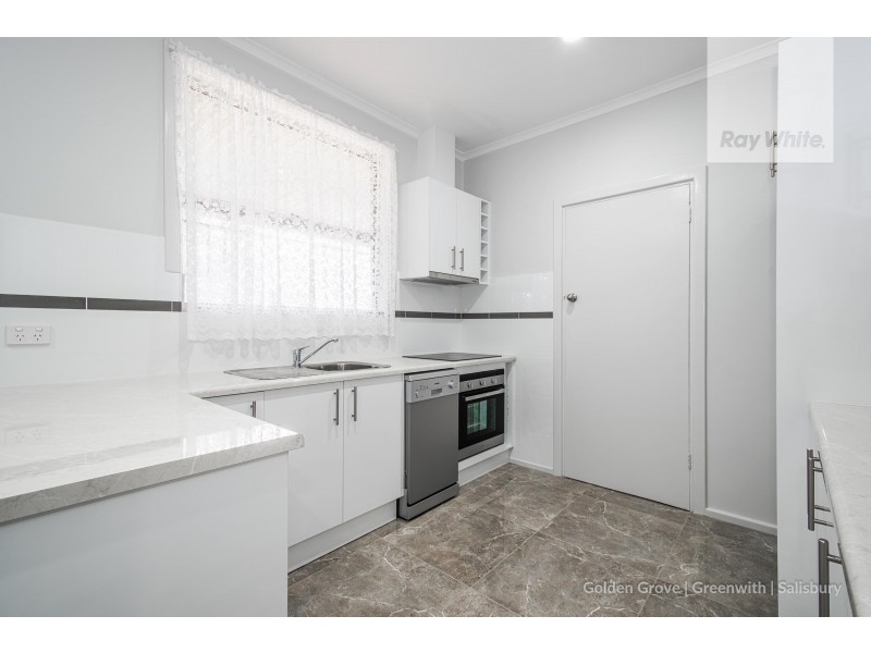 17 Peacock Road, Elizabeth Downs SA 5113