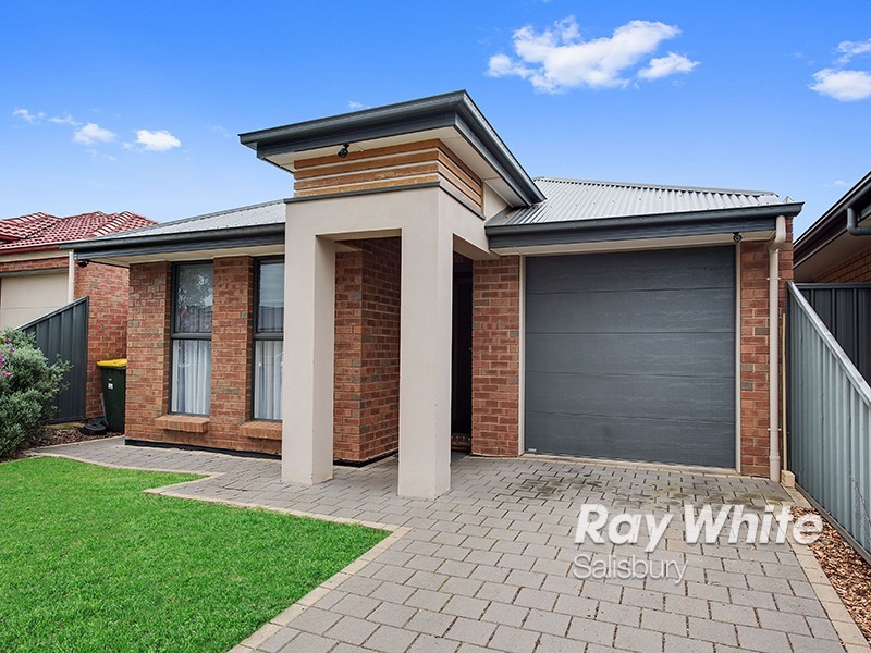 24 Alexandrina Crescent, Andrews Farm SA 5114