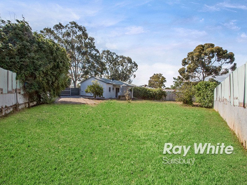 33 Secombe Street, Elizabeth Grove SA 5112