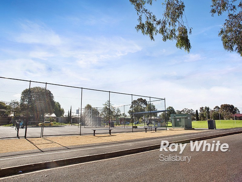 33 Secombe Street, Elizabeth Grove SA 5112