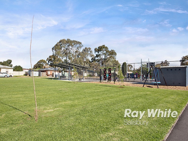 33 Secombe Street, Elizabeth Grove SA 5112