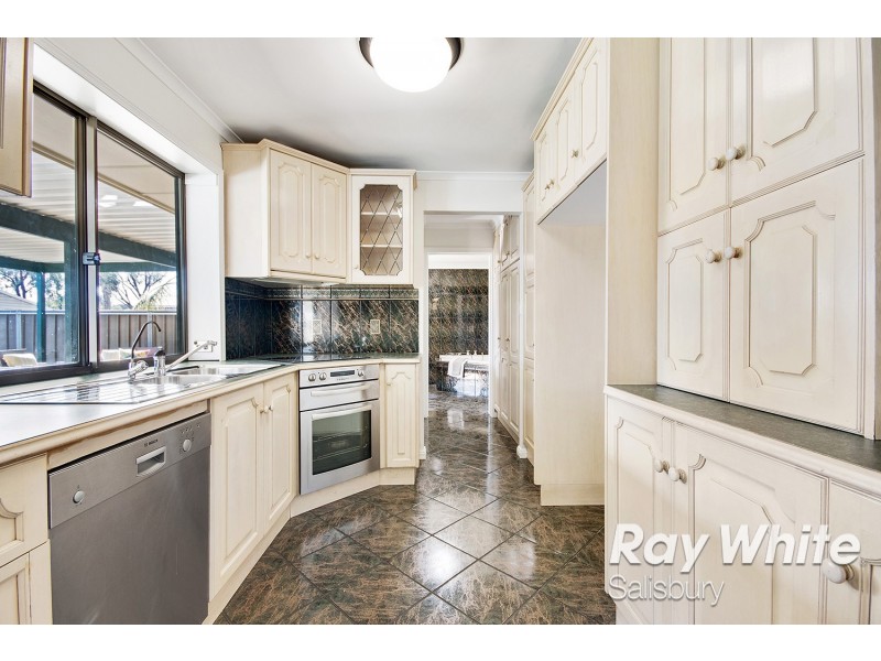 7 Oak Avenue, Burton SA 5110