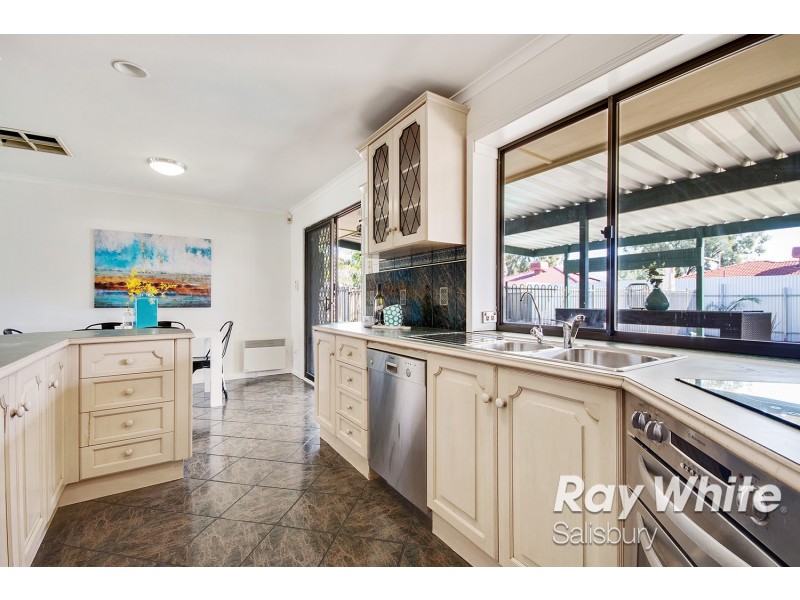 7 Oak Avenue, Burton SA 5110