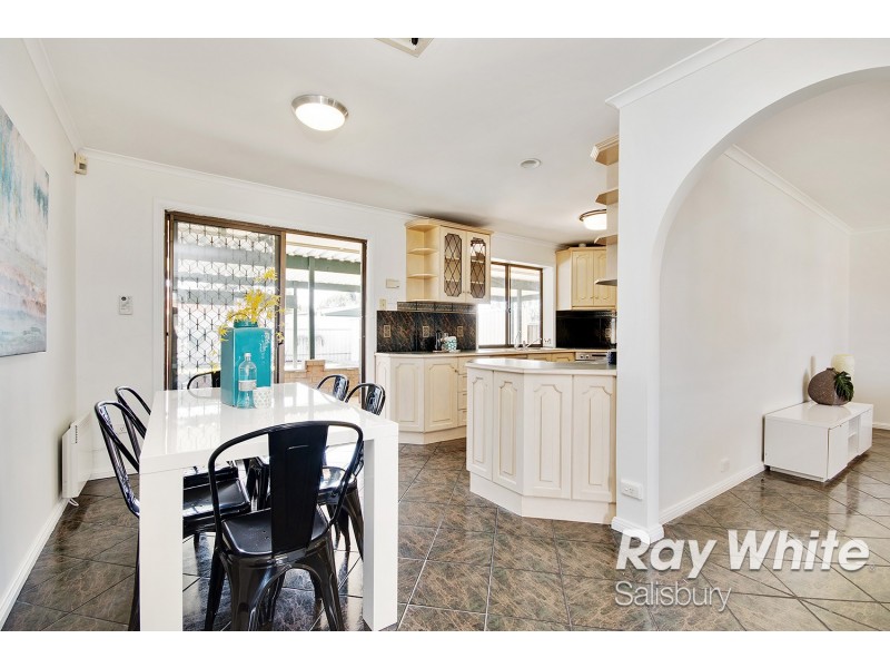 7 Oak Avenue, Burton SA 5110