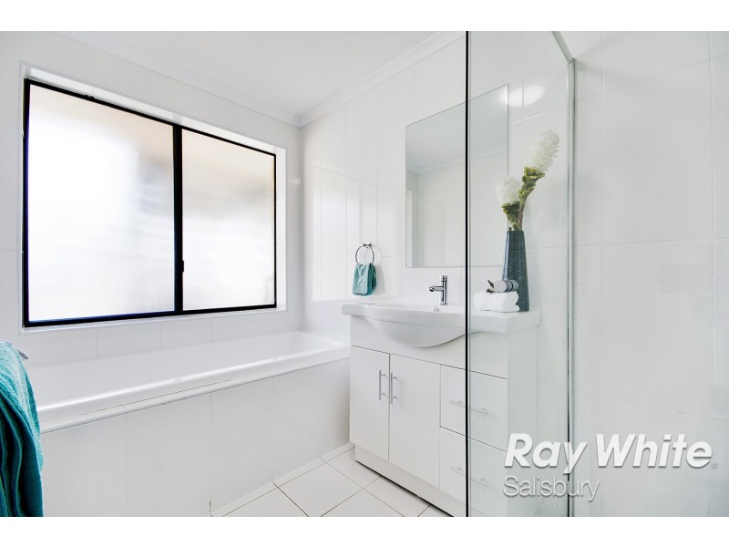 7 Oak Avenue, Burton SA 5110