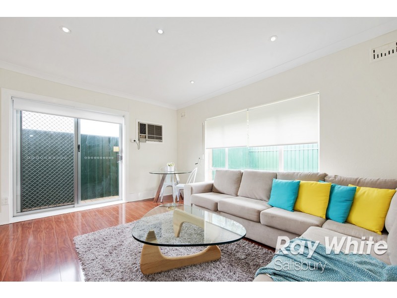 1 Bolton Road, Para Hills SA 5096