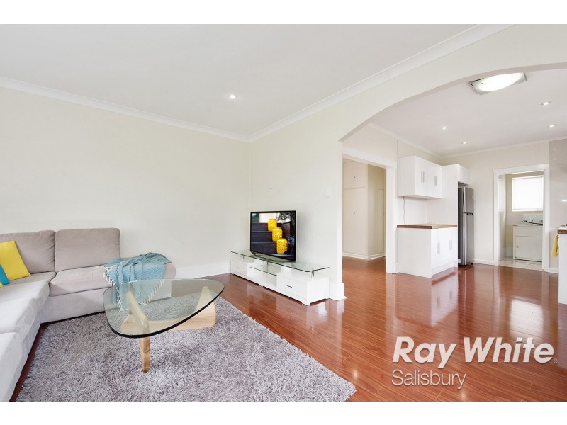 1 Bolton Road, Para Hills SA 5096