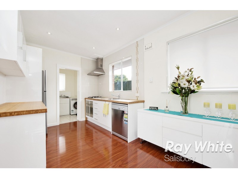 1 Bolton Road, Para Hills SA 5096