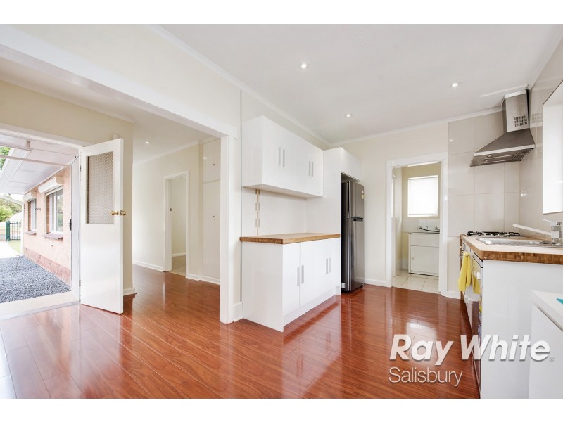 1 Bolton Road, Para Hills SA 5096