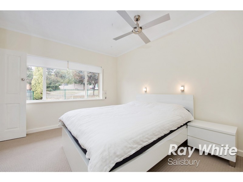 1 Bolton Road, Para Hills SA 5096