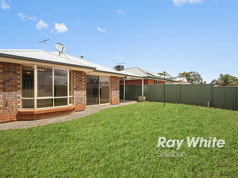 24 Morrow Avenue, Evanston Park SA 5116