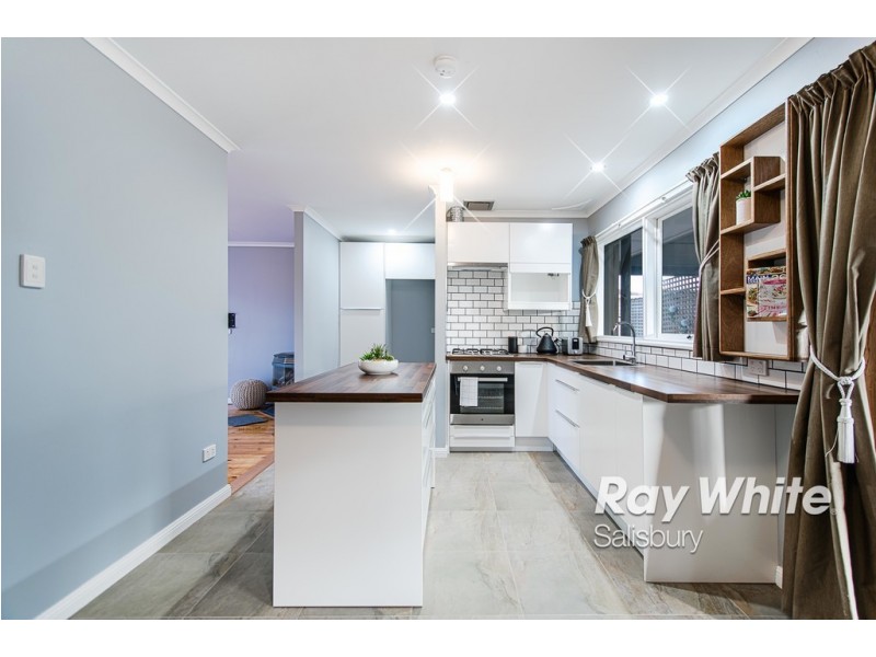 9 Dunne Crescent, Salisbury East SA 5109