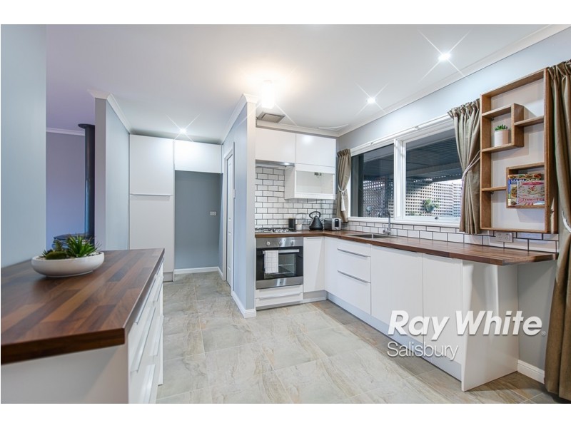 9 Dunne Crescent, Salisbury East SA 5109