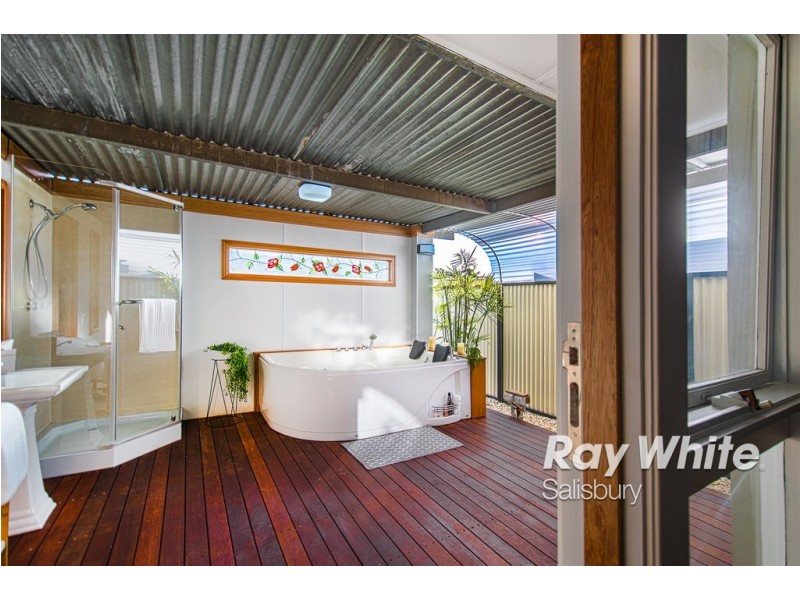 9 Dunne Crescent, Salisbury East SA 5109