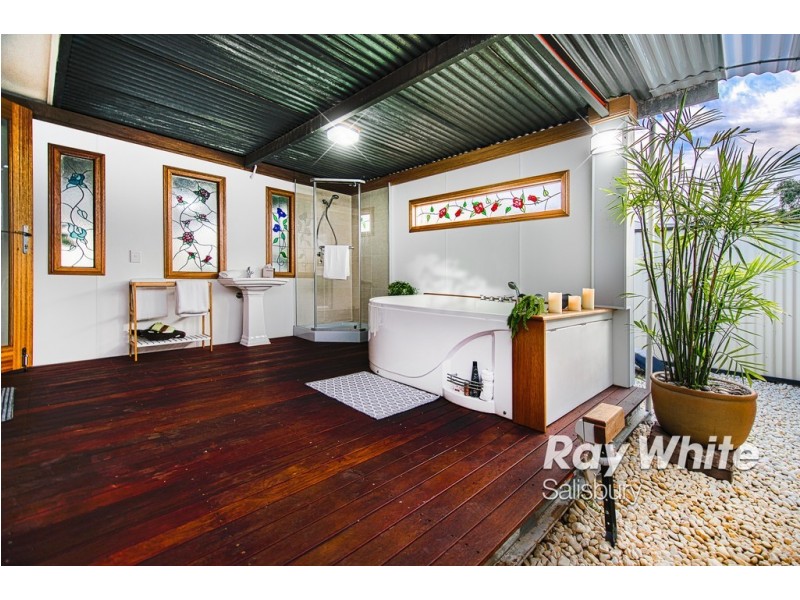 9 Dunne Crescent, Salisbury East SA 5109