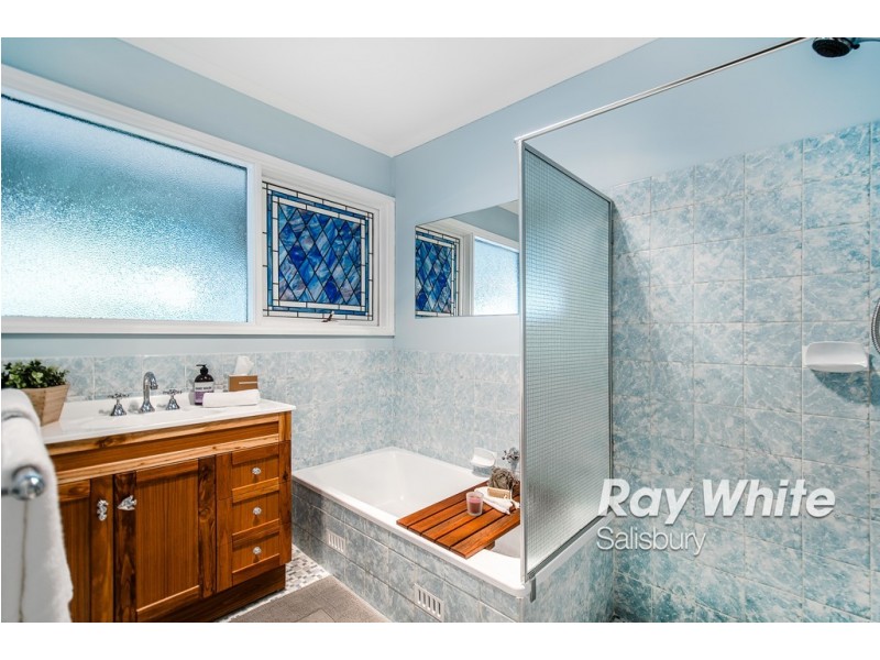 9 Dunne Crescent, Salisbury East SA 5109