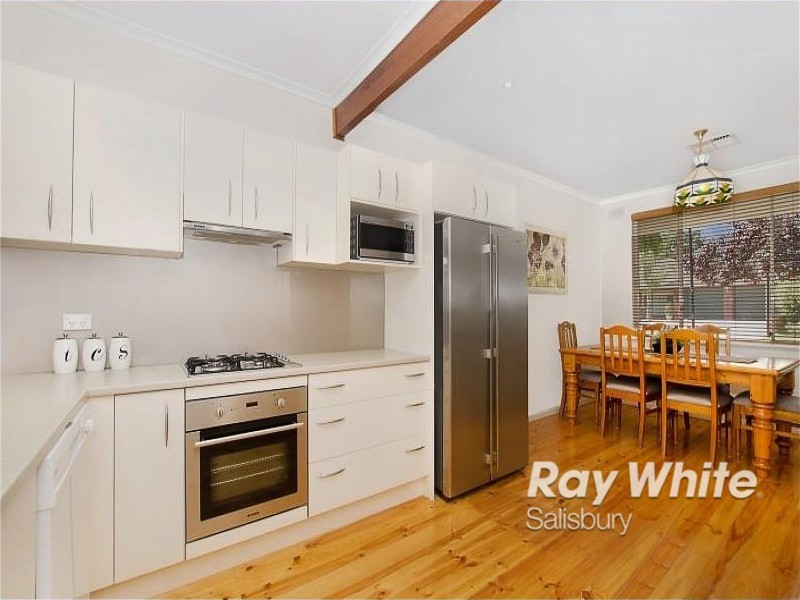 3 Snowy Drive, Valley View SA 5093