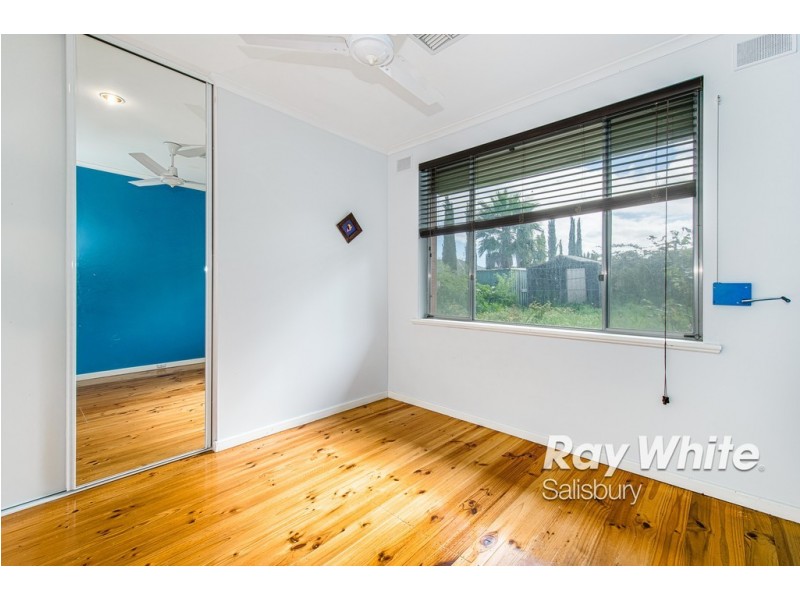 3 Snowy Drive, Valley View SA 5093