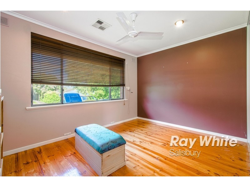 3 Snowy Drive, Valley View SA 5093