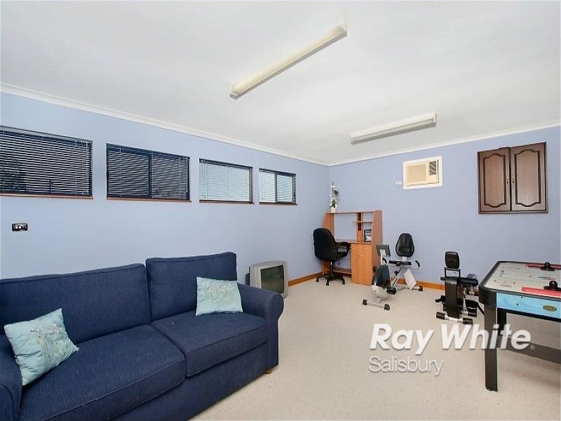 3 Snowy Drive, Valley View SA 5093