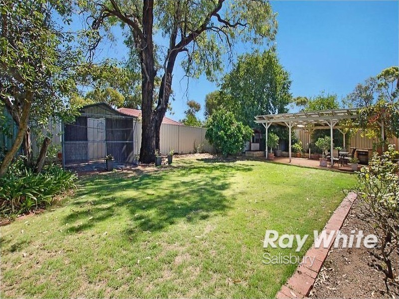 3 Snowy Drive, Valley View SA 5093