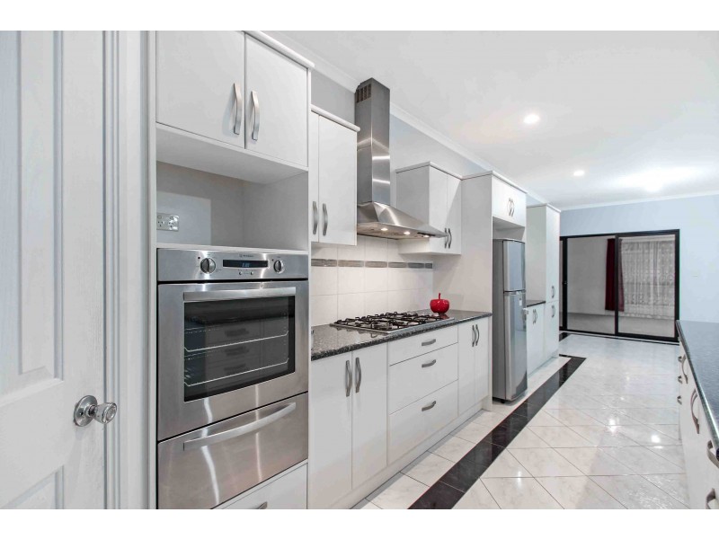 16 Stockade Drive, Walkley Heights SA 5098