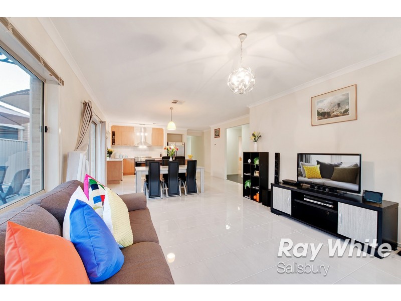 8 Xavier Place, Parafield Gardens SA 5107