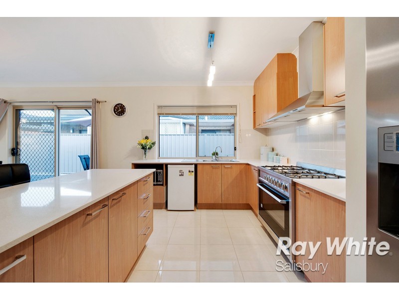 8 Xavier Place, Parafield Gardens SA 5107