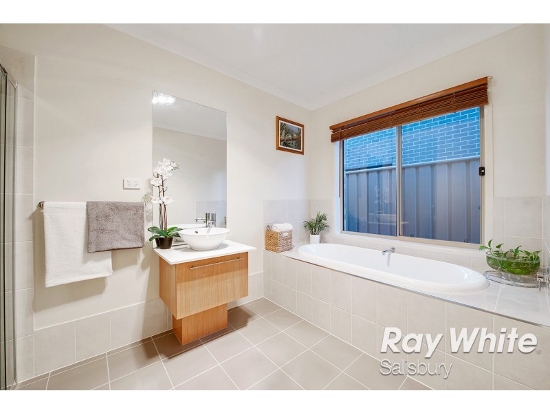 8 Xavier Place, Parafield Gardens SA 5107