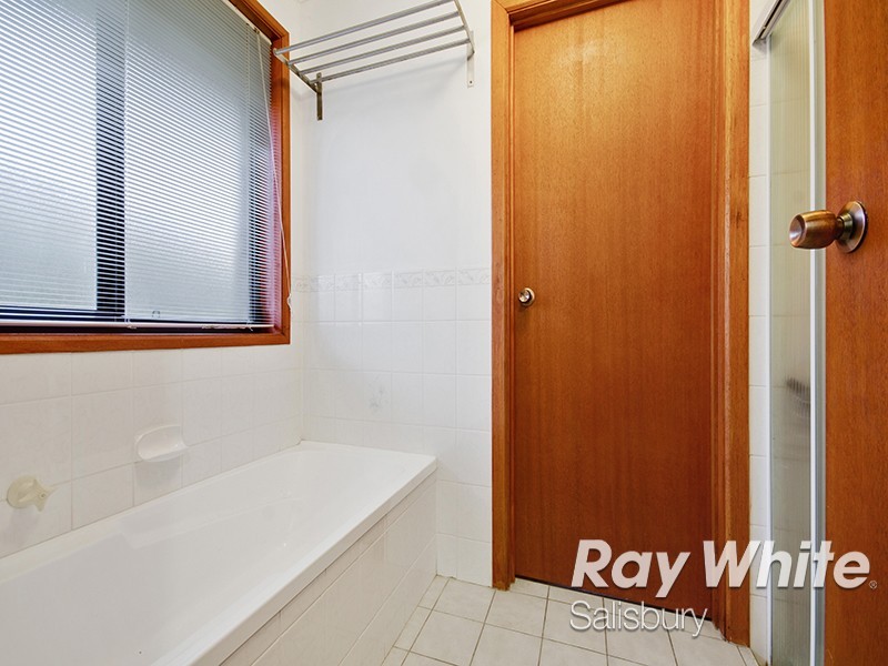 9 Jenolan Crescent, Hillbank SA 5112