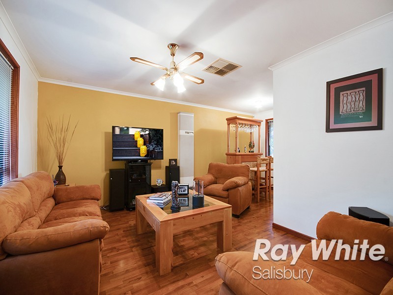 9 Jenolan Crescent, Hillbank SA 5112