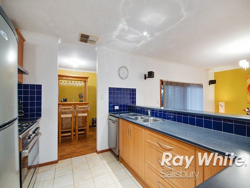 9 Jenolan Crescent, Hillbank SA 5112