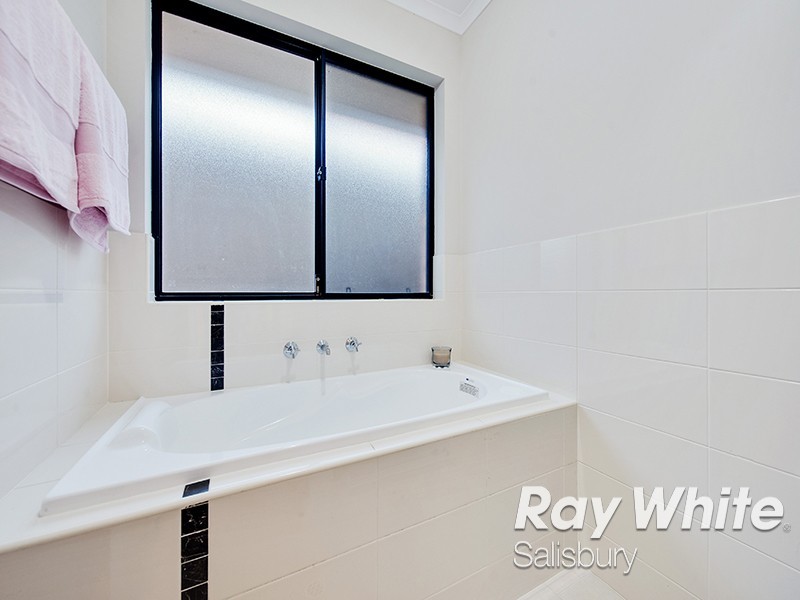 1 Amelia Court, Paralowie SA 5108