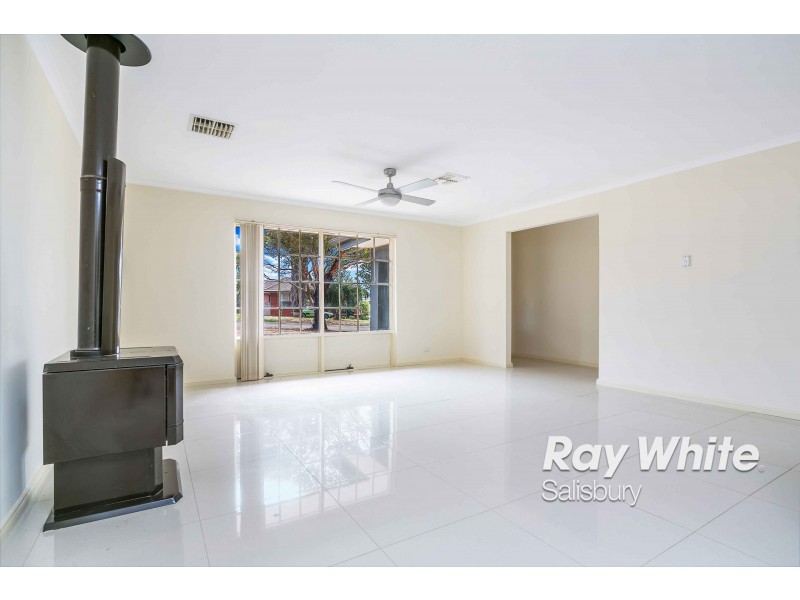 13 Sea View Road, Para Hills SA 5096