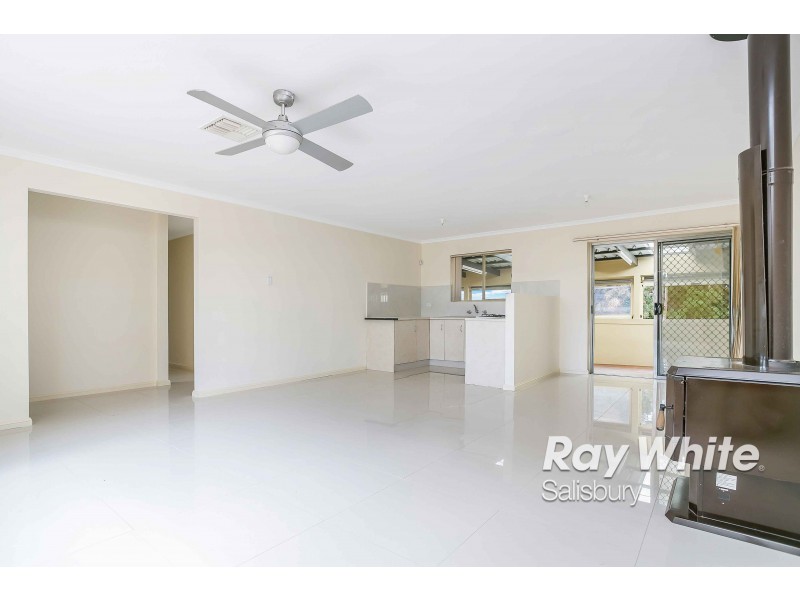 13 Sea View Road, Para Hills SA 5096