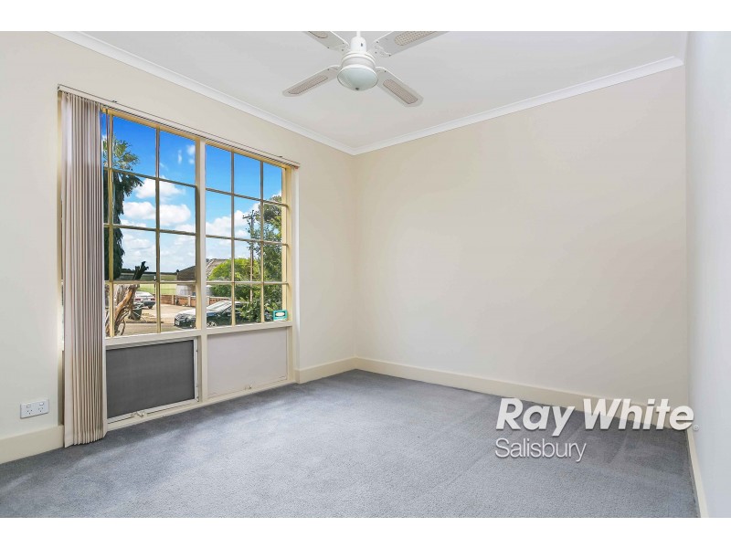 13 Sea View Road, Para Hills SA 5096